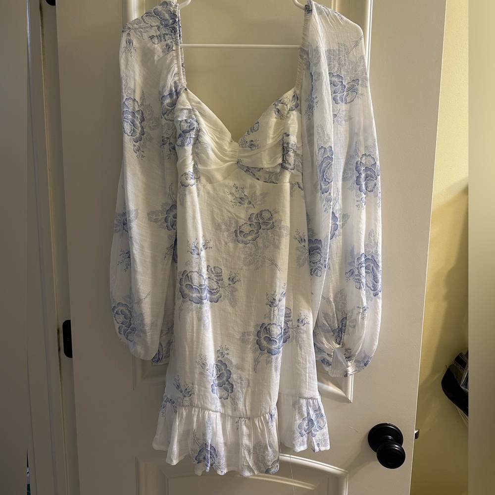 New showpo white floral dress size small